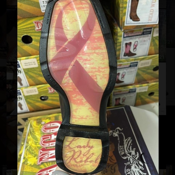 Durango pink breast cancer awareness boots - Picture 2 of 5